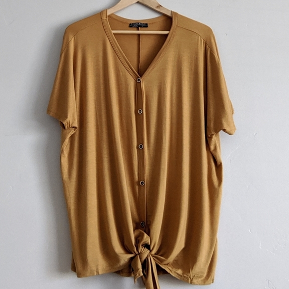 FINAL SALE 🆕🌿DRAPED BUTTON DOWN TOP🌿 - Picture 5 of 7